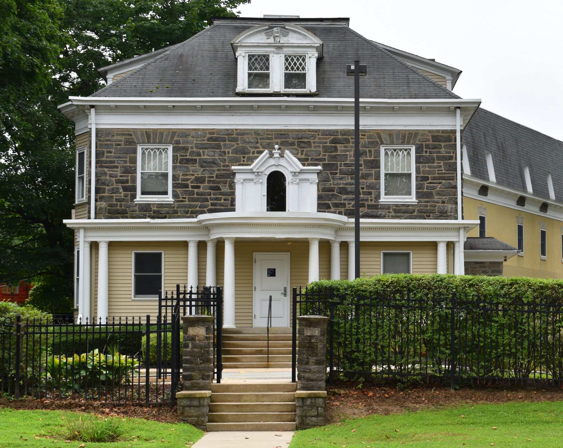 WFB 5 Exterior of Settlement's Wynnefield Branch